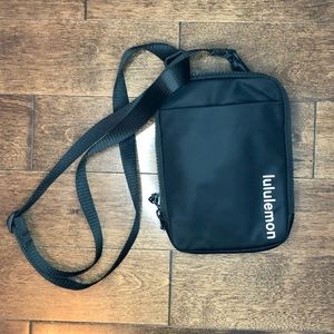 lululemon athletica Easy Access Crossbody Bag